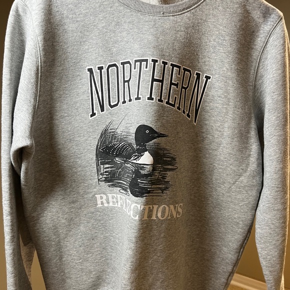 Northern Reflections Heather Gray Mallard 🦆 Crewneck - Picture 8 of 9